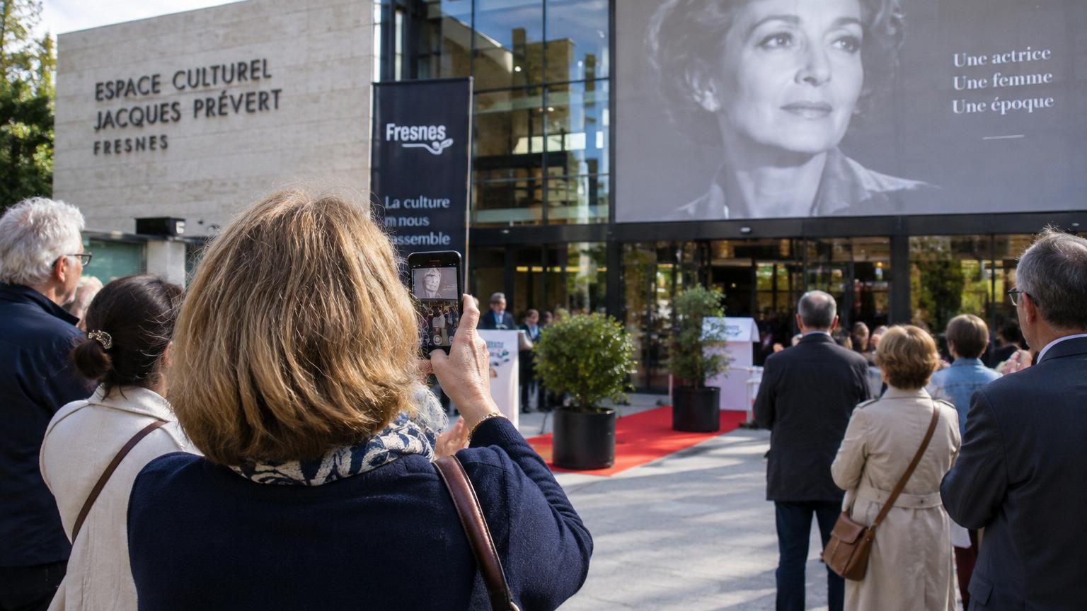 À 98 ans, Line Renaud voit un lieu culturel porter son nom à Fresnes : absente ce jeudi, elle a réagi sur Instagram