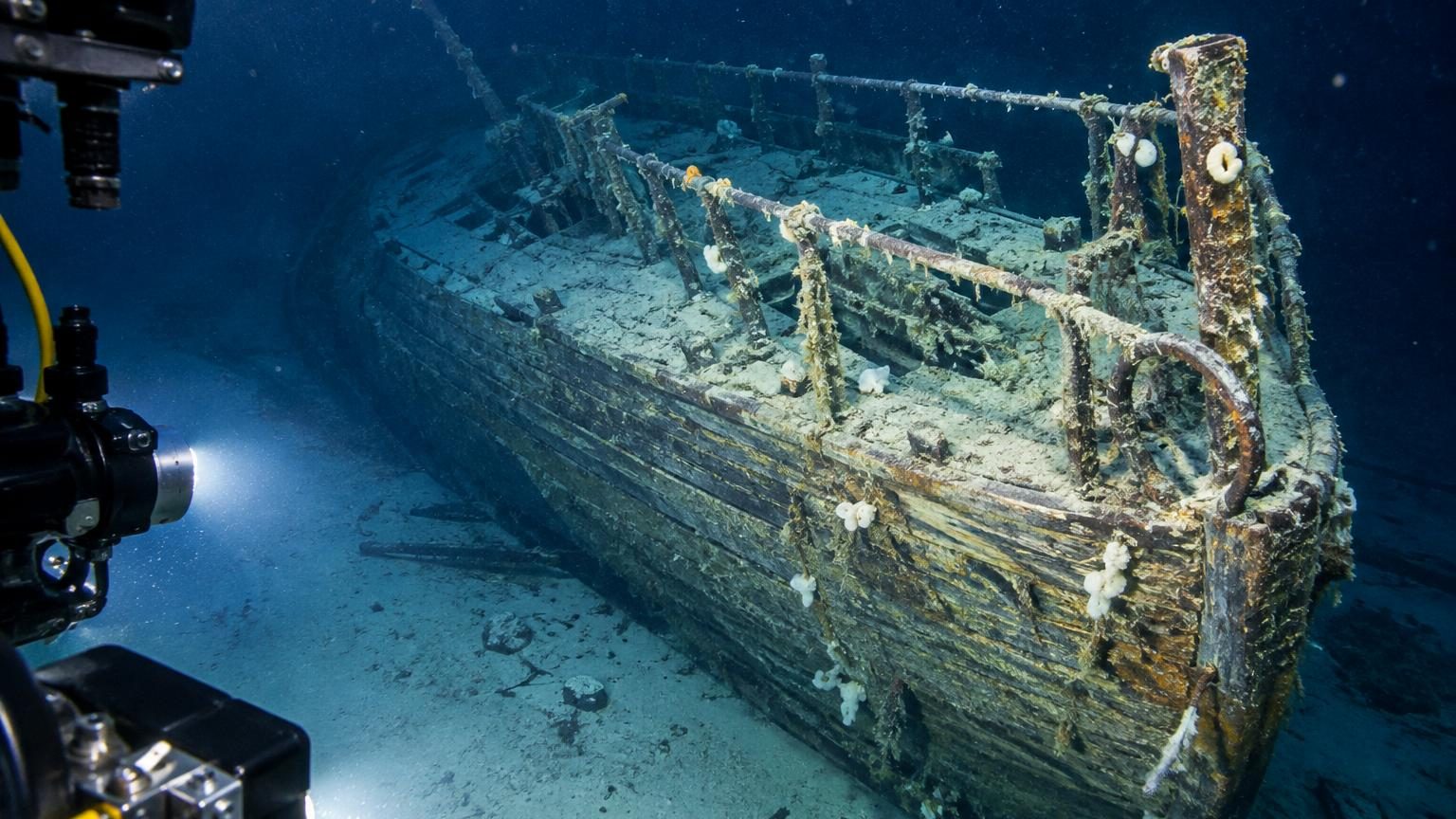 Dans l’Atlantique Nord, des images filmées à 400 mètres de profondeur révèlent ce qu’est devenu l’ancien navire de Shackleton
