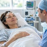 Des médecins trouvent comment faire rêver les patients sous anesthésie : des rêves fréquents, agréables et liés à un meilleur réveil