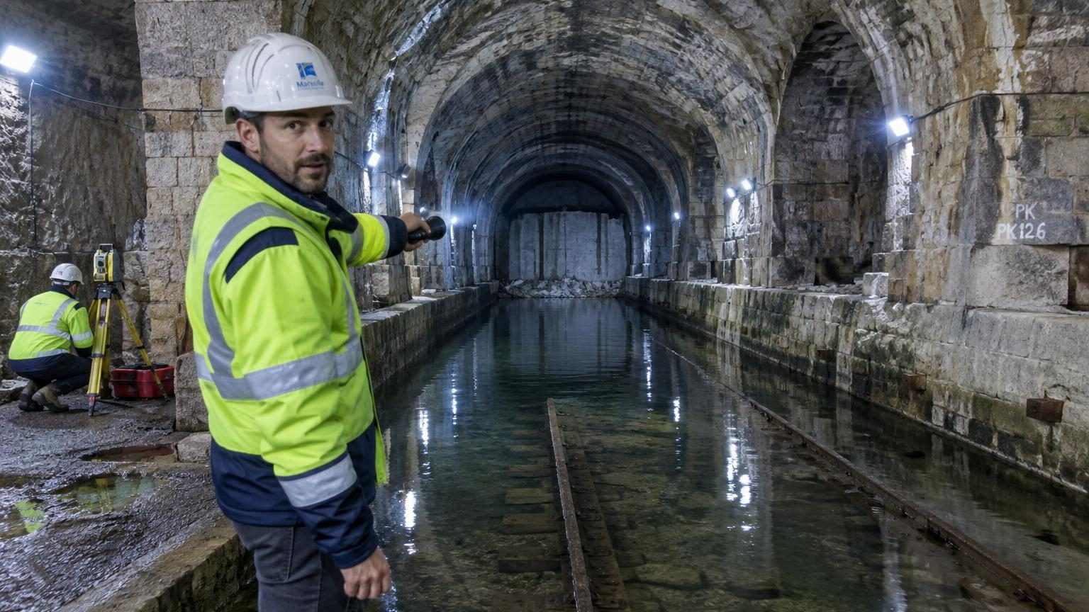 Sous Marseille dort le plus grand canal souterrain du monde : muré depuis l'éboulement de 1963, il va renaître mais pas pour les péniches