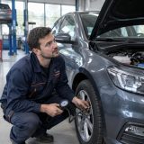 Un mécanicien Norauto dévoile comment économiser jusqu'à 20 % de carburant sans changer de voiture